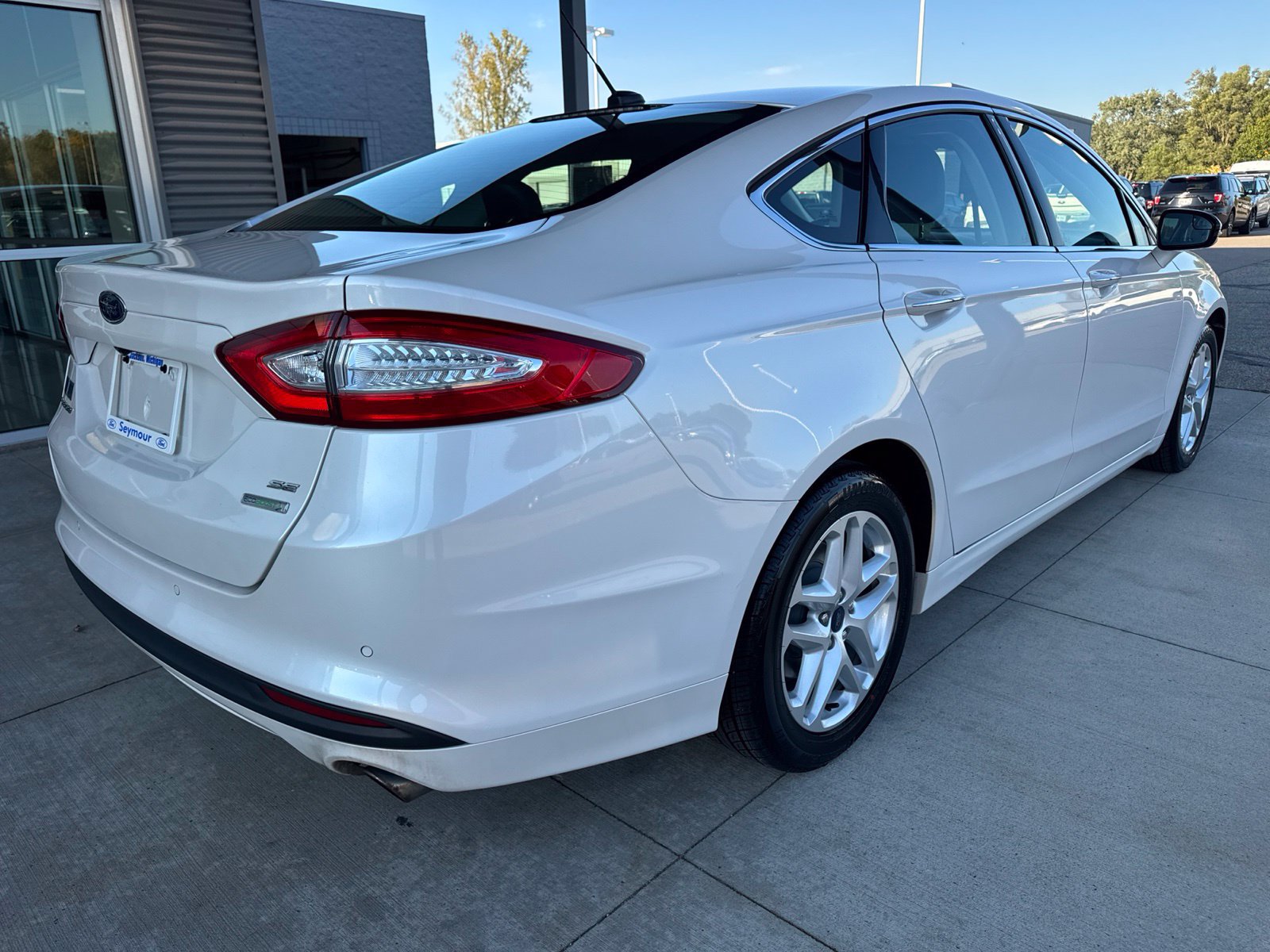 Used 2016 Ford Fusion SE w/ Equipment Group 202A FWD image 7