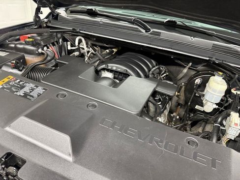 Used 2020 Chevrolet Suburban LT AWD/4WD image 56