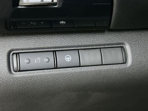 Used 2024 Nissan Pathfinder SV w/ Black Appearance Package image 17