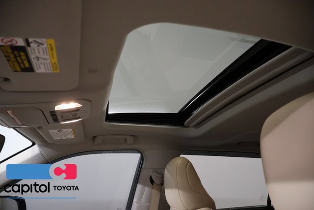 Used 2022 Toyota Highlander XLE AWD/4WD image 13