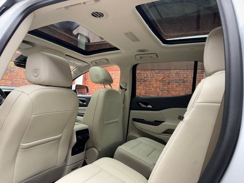 Used 2023 GMC Acadia Denali w/ Denali Technology Package image 24