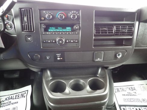 Used 2024 GMC Savana 2500 w/ Driver Convenience Package image 22