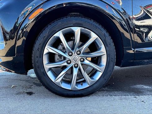 Used 2024 Buick Encore GX Avenir w/ Avenir Technology Package image 8