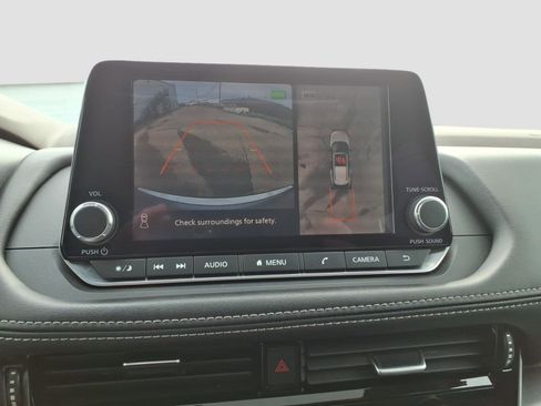 Used 2021 Nissan Rogue SV w/ Premium Package image 19