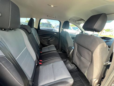 Used 2015 Ford Escape SE FWD image 18