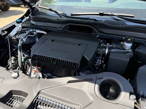 Certified 2026 Honda Pilot TrailSport image 11