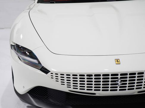 Used 2024 Ferrari Roma RWD image 29