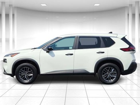 Used 2023 Nissan Rogue S FWD image 2