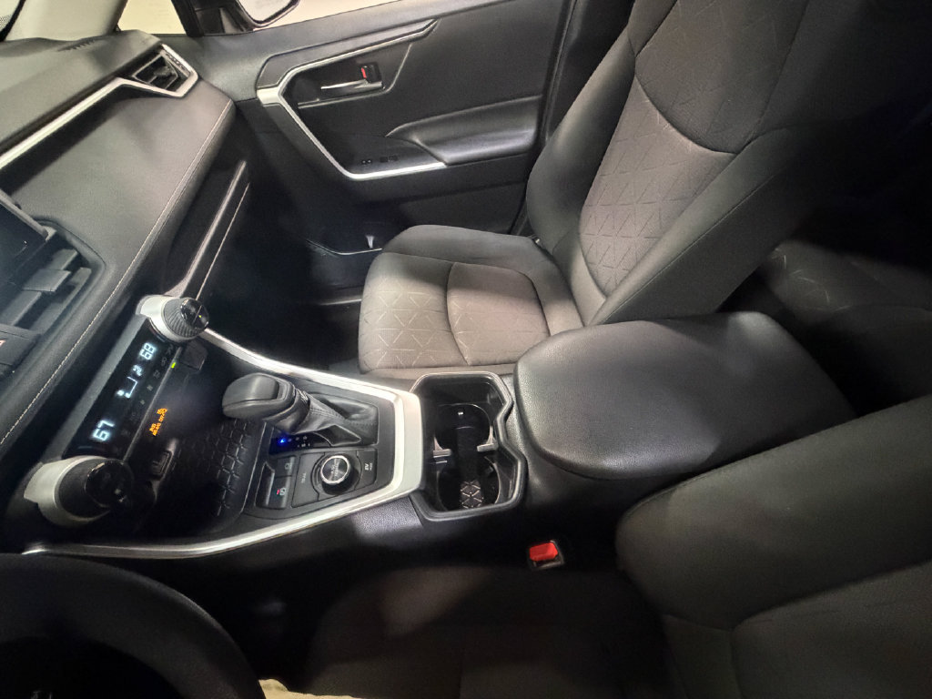 Used 2025 Toyota RAV4 XLE AWD/4WD image 82