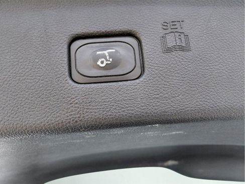 Used 2024 Ford Edge Titanium image 24