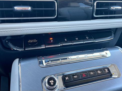 Used 2025 Lincoln Aviator 2WD image 17