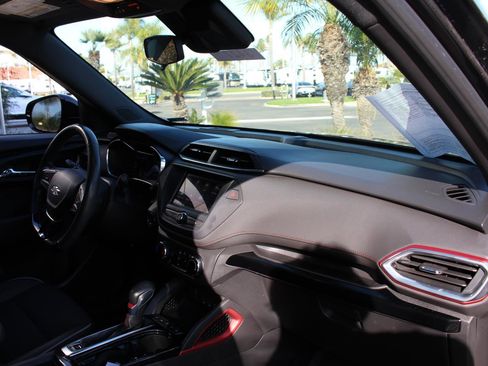 Used 2022 Chevrolet TrailBlazer RS image 15