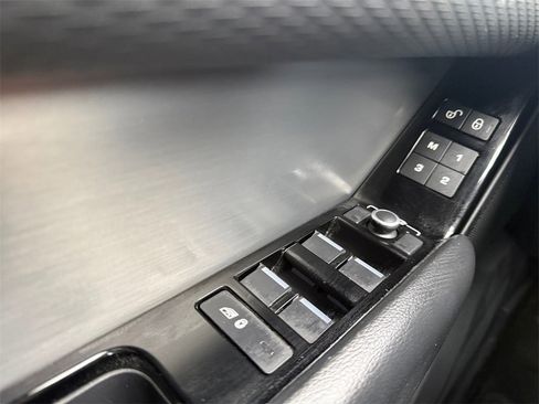 Used 2020 Land Rover Range Rover Velar S image 28