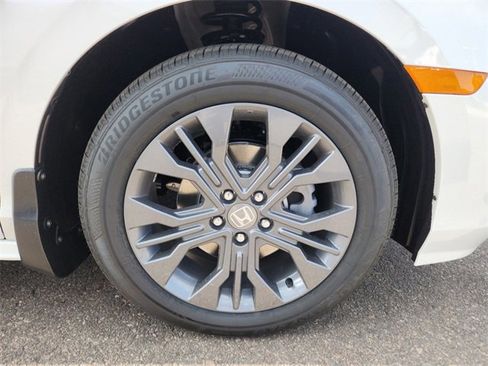 New 2026 Honda Odyssey Touring image 8