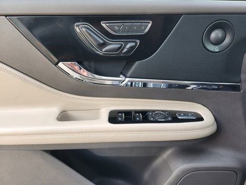 Used 2022 Lincoln Corsair Reserve w/ Equipment Group 201A image 24