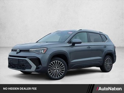 Used 2025 Volkswagen Taos SE FWD image 1