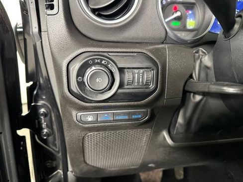 Used 2022 Jeep Wrangler Unlimited Sahara w/ Cold Weather Group image 19