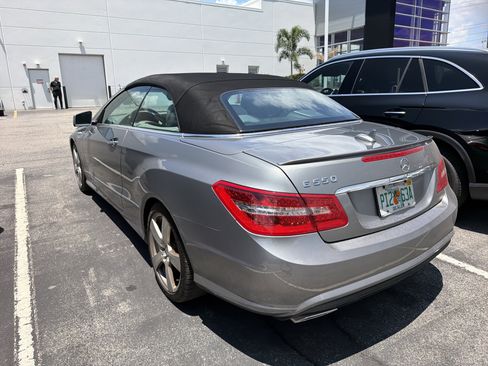Used 2011 Mercedes-Benz E 550 Cabriolet image 3