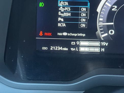Used 2024 Toyota Tundra Limited AWD/4WD image 29