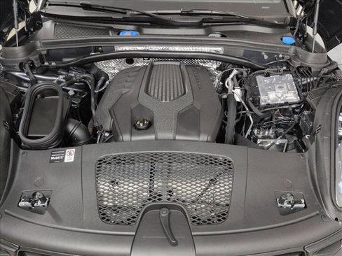 New 2026 Porsche Macan image 29