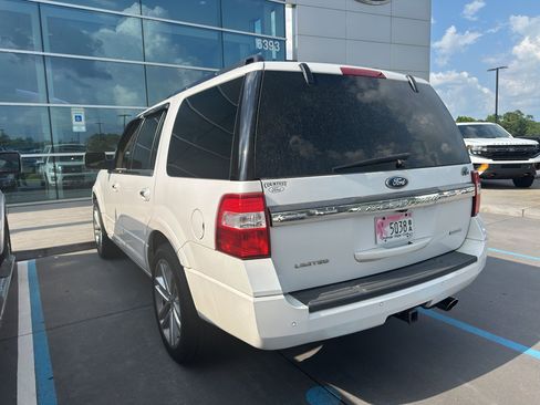 Used 2016 Ford Expedition Limited w/ Equipment Group 301A RWD image 4