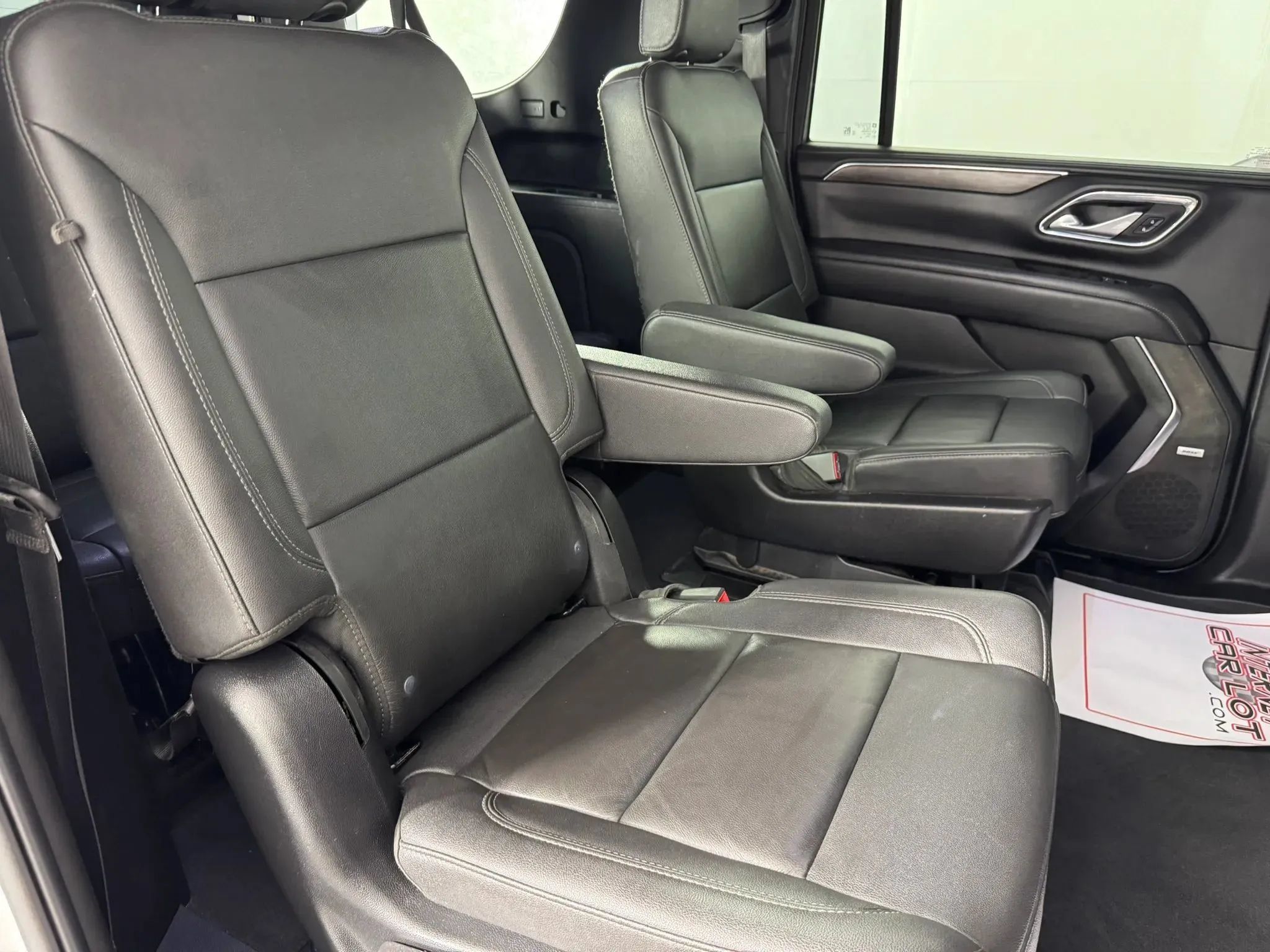 Used 2022 Chevrolet Suburban Z71 w/ Luxury Package AWD/4WD image 38