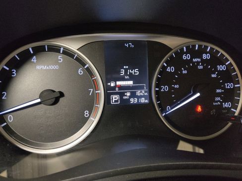 Used 2024 Nissan Versa S w/ Trunk Package image 23