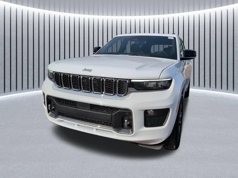 Used 2025 Jeep Grand Cherokee L Overland w/ Luxury Tech Group IV AWD/4WD image 16