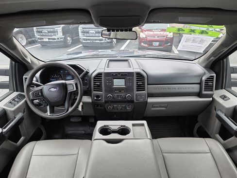 Used 2017 Ford F550 4x4 SuperCab Super Duty image 17
