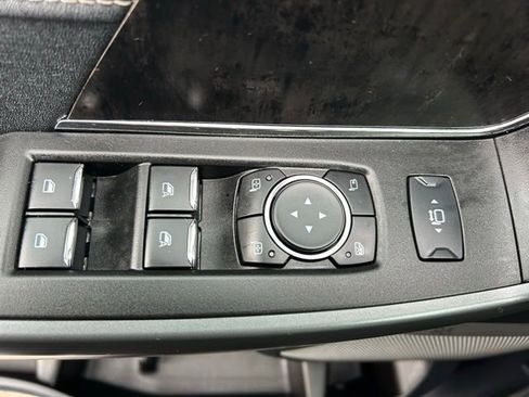 Used 2025 Ford F350 Lariat w/ Black Appearance Package image 28