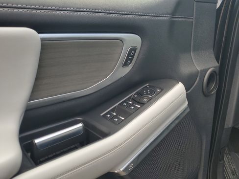 Certified 2025 Ford Expedition Max Platinum image 21