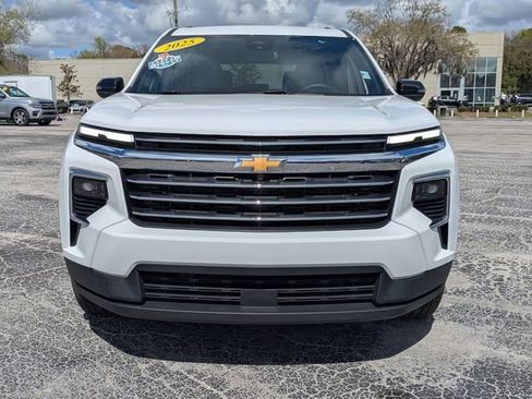 Used 2025 Chevrolet Traverse LT image 9