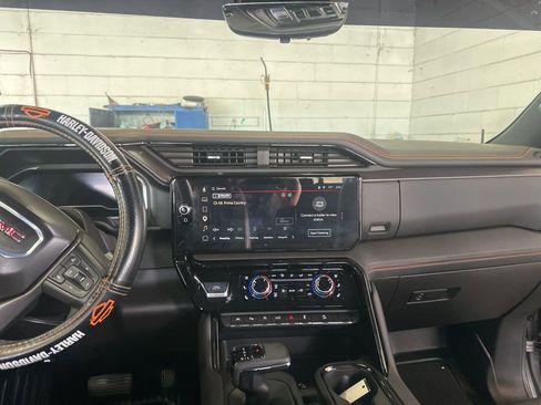 Used 2025 GMC Sierra 1500 AT4 w/ AT4 Premium Package image 10