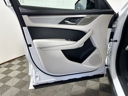 New 2026 Jaguar F-PACE R-Dynamic S image 10