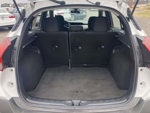 Used 2020 Nissan Kicks S image 14