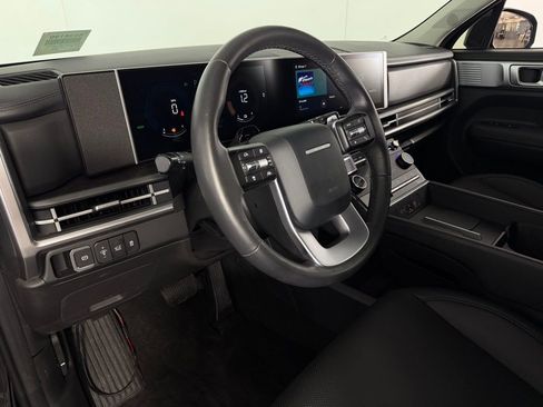 Used 2025 Hyundai Santa Fe SEL FWD image 15