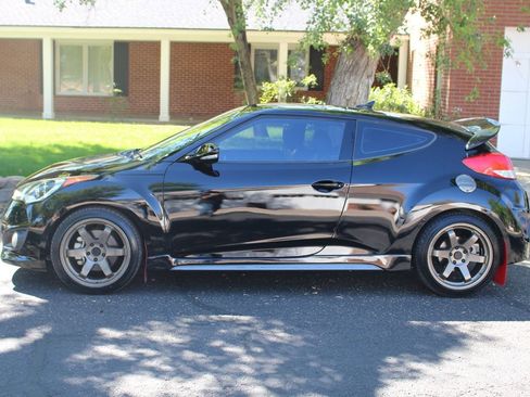 Used 2016 Hyundai Veloster Turbo w/ Option Group 04 image 2