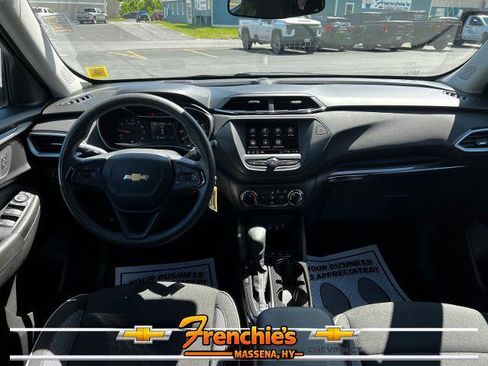 Used 2023 Chevrolet TrailBlazer LS AWD/4WD image 26