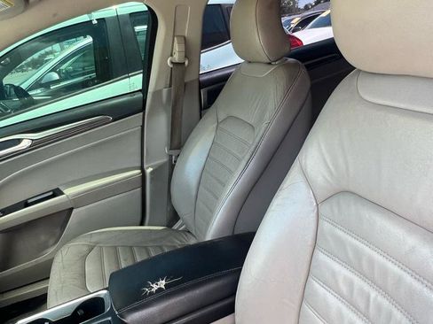 Used 2018 Ford Fusion SE w/ Equipment Group 602A FWD image 9