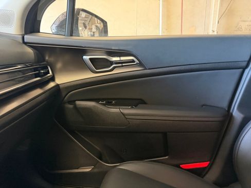 Used 2023 Kia Sportage EX AWD/4WD image 35