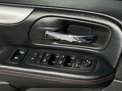 Used 2019 Dodge Grand Caravan GT image 23