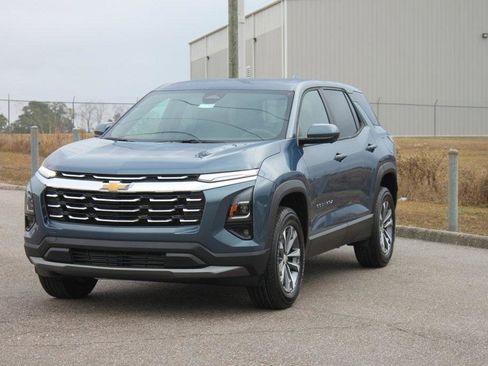 New 2026 Chevrolet Equinox LT w/ Convenience Package II image 2