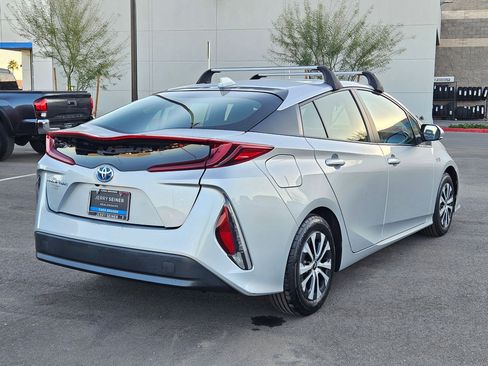 Used 2022 Toyota Prius Prime LE image 5