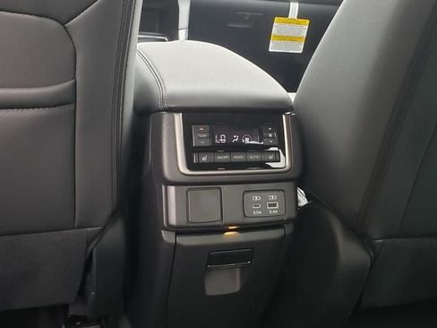 New 2026 Subaru Ascent Limited AWD/4WD image 13
