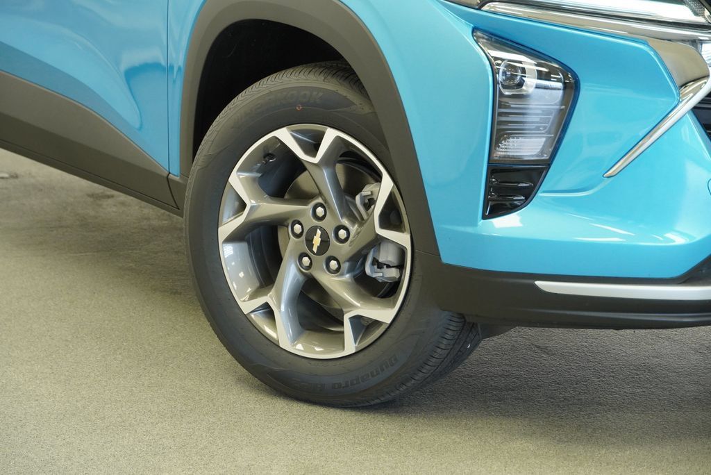 New 2026 Chevrolet Trax LT FWD image 31