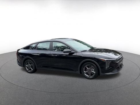 Used 2025 Kia K4 FWD image 2