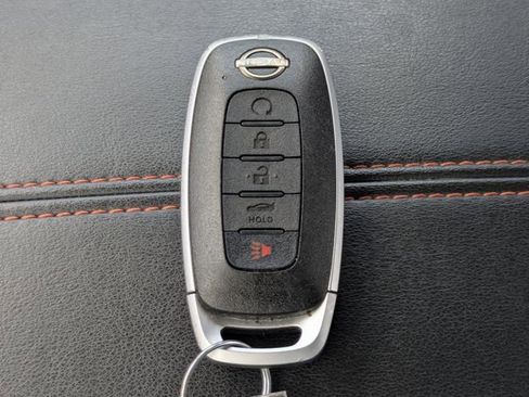 Used 2025 Nissan Sentra SR w/ SR Premium Package FWD image 37