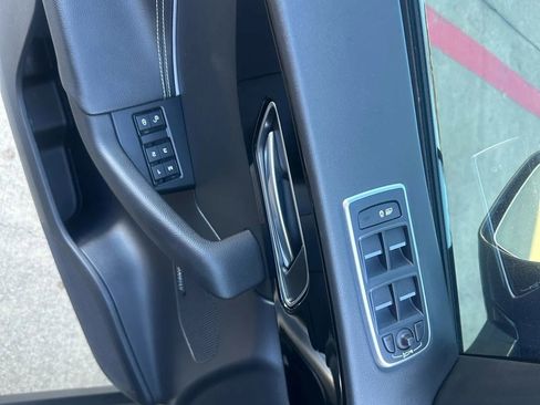 Used 2019 Jaguar F-PACE S image 30