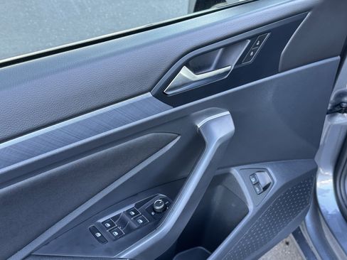 Certified 2024 Volkswagen Jetta SE w/ Panoramic Sunroof Package image 14