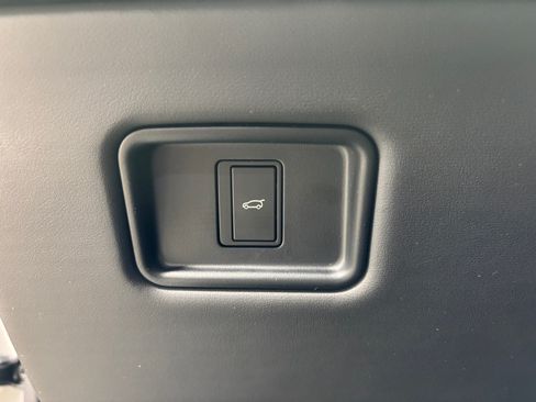 Used 2026 Land Rover Range Rover Sport SE AWD/4WD image 20